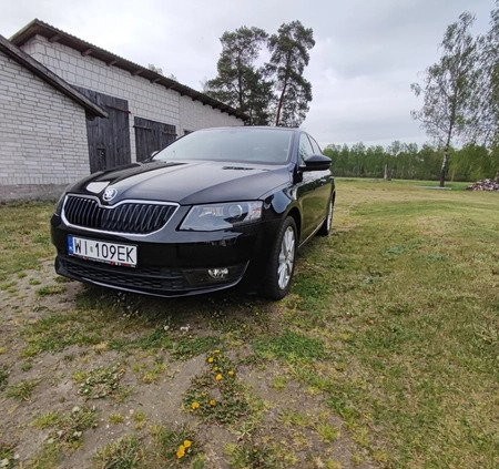 Skoda Octavia cena 59700 przebieg: 64000, rok produkcji 2015 z Myszyniec małe 254